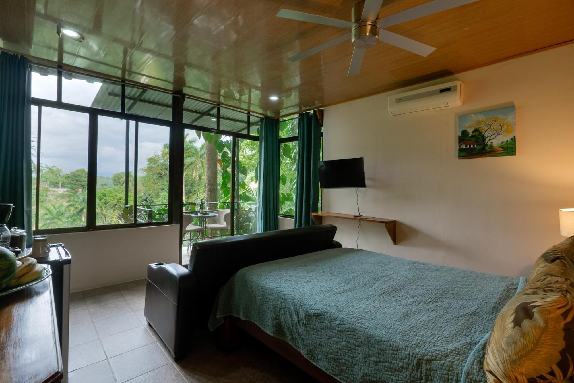 Boutique Cascadas The Falls Manuel Antonio